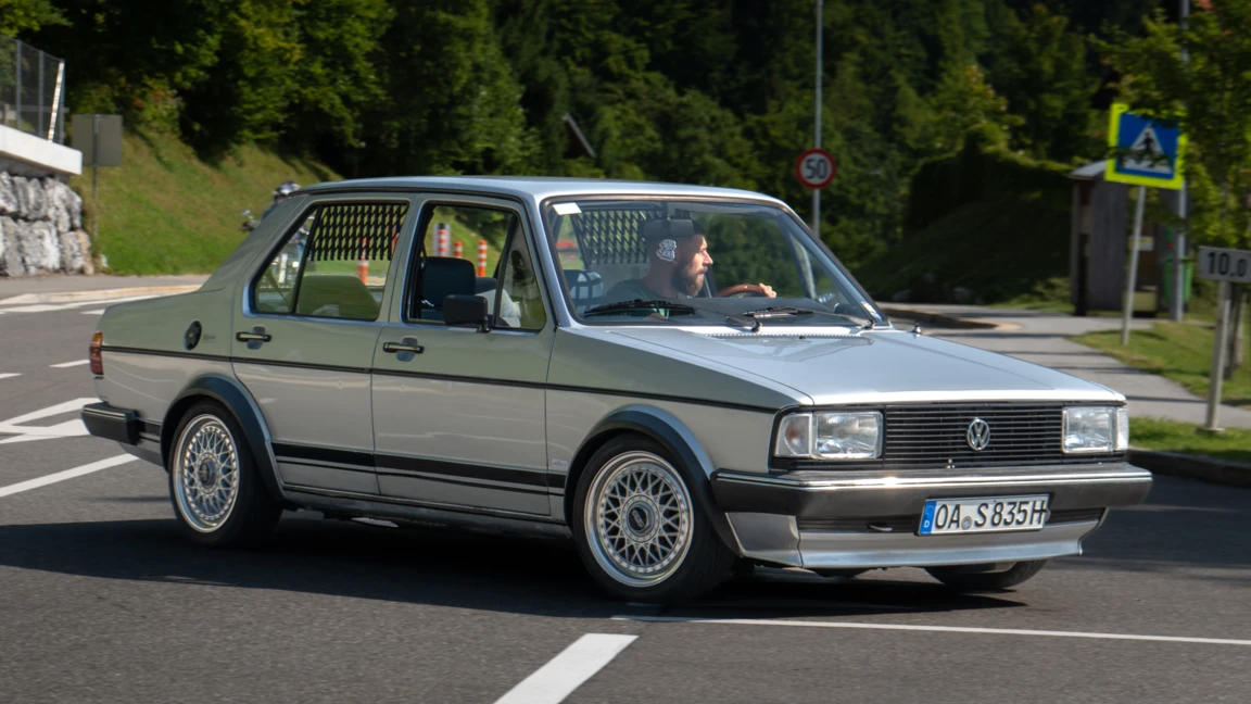 VW-Einfahrt-schräg