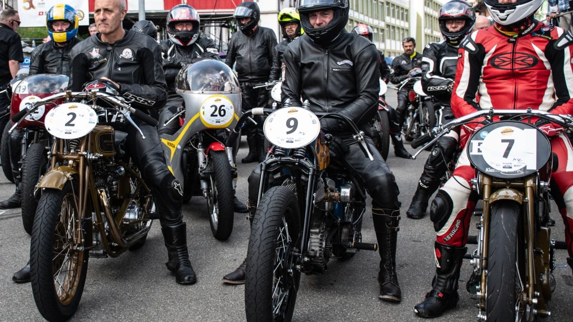 Motorrad-Crew01 Motorrad-Crew01