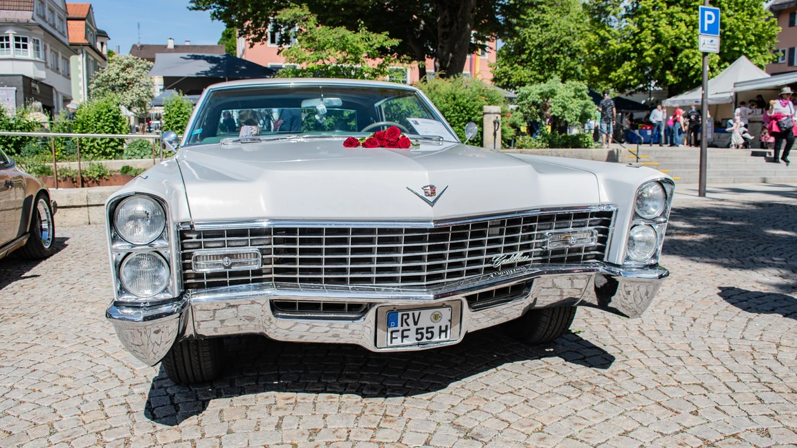 cadillac-mit-rosen