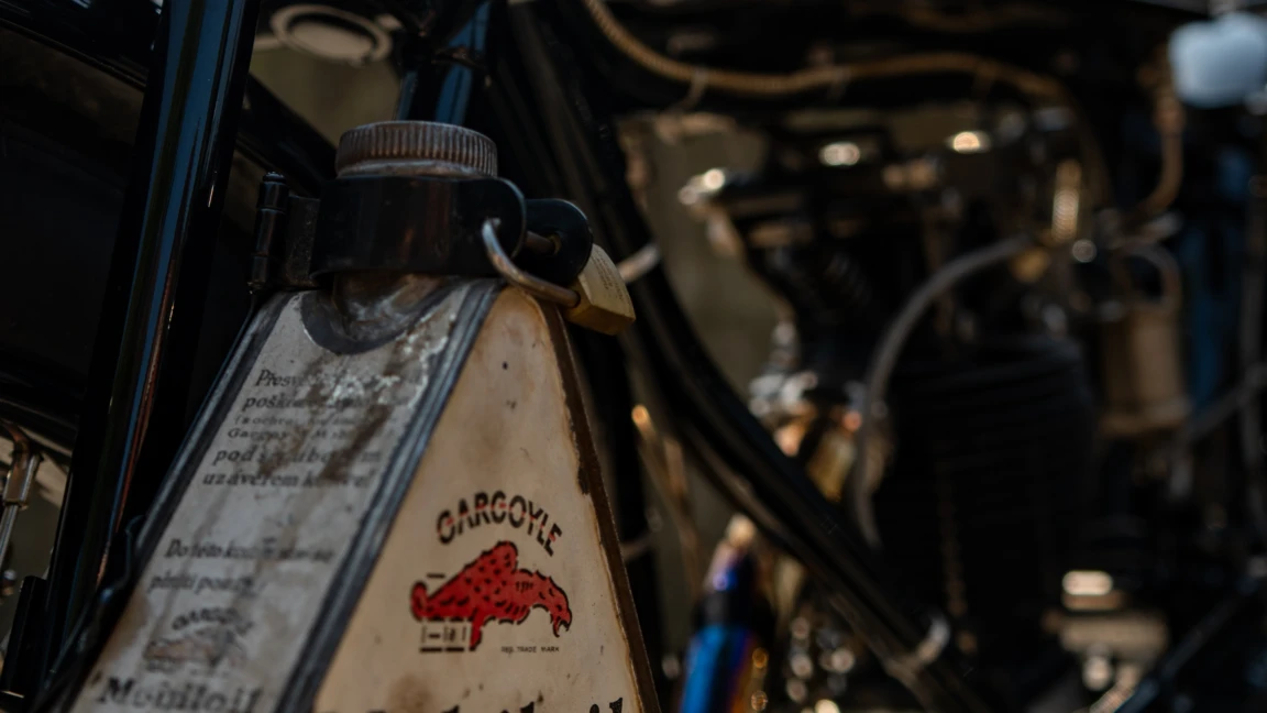 Lanco-Close-Oil Lanco-Close-Oil