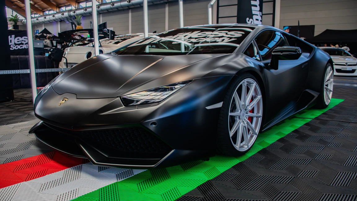 lamborghini-black-matte
