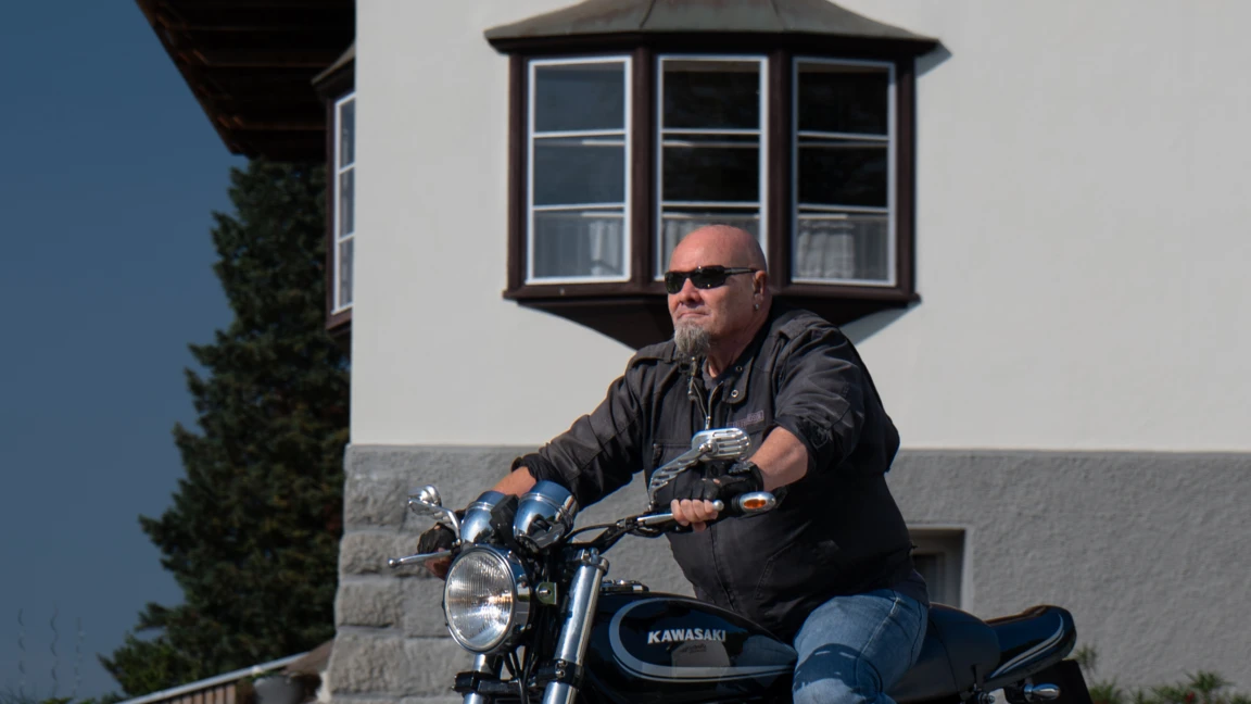 Kawasaki-Schwarz Kawasaki-Schwarz