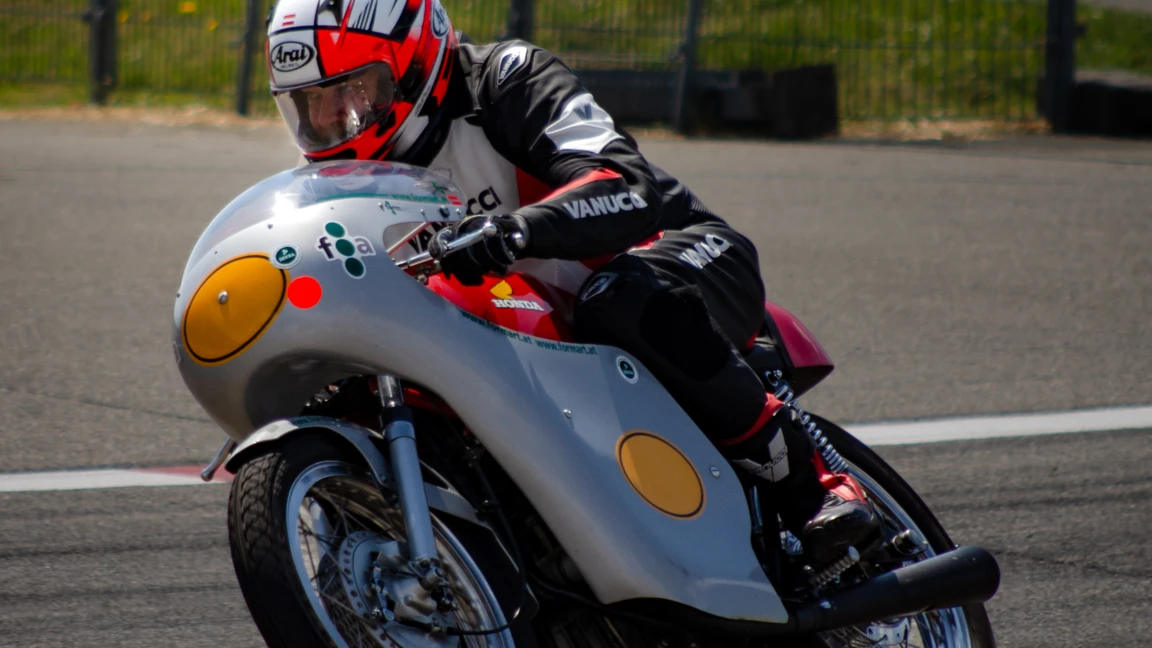 Motorrad silber orange racing