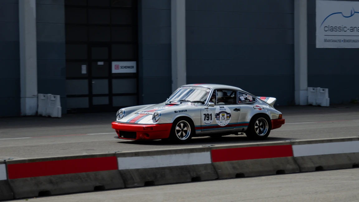 Porsche-Front Porsche-Front