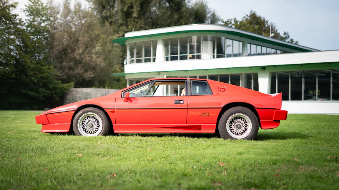 Lotus-Esprit-Turbo-HC-1987-L010