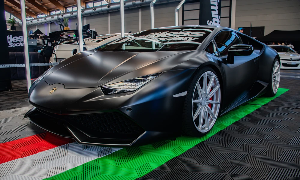 lamborghini-black-matte