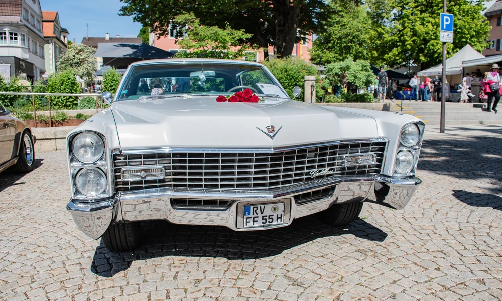 cadillac-mit-rosen