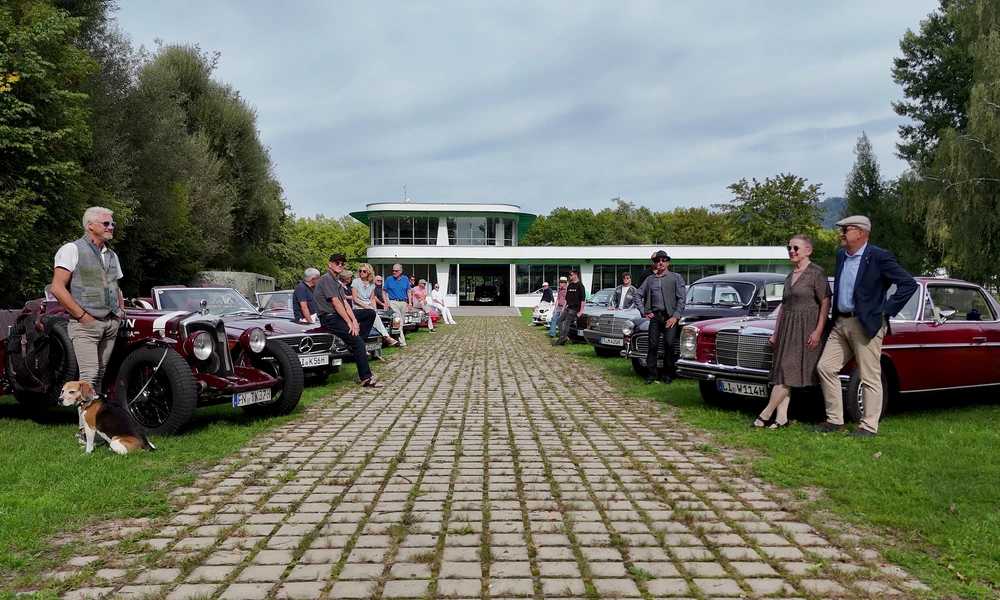 felix-wankel-institut-lindau-fahrzeug-aufstellung felix-wankel-institut-lindau-fahrzeug-aufstellung