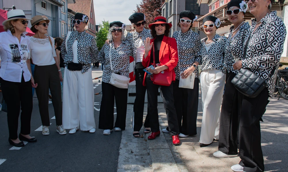 lady-group01