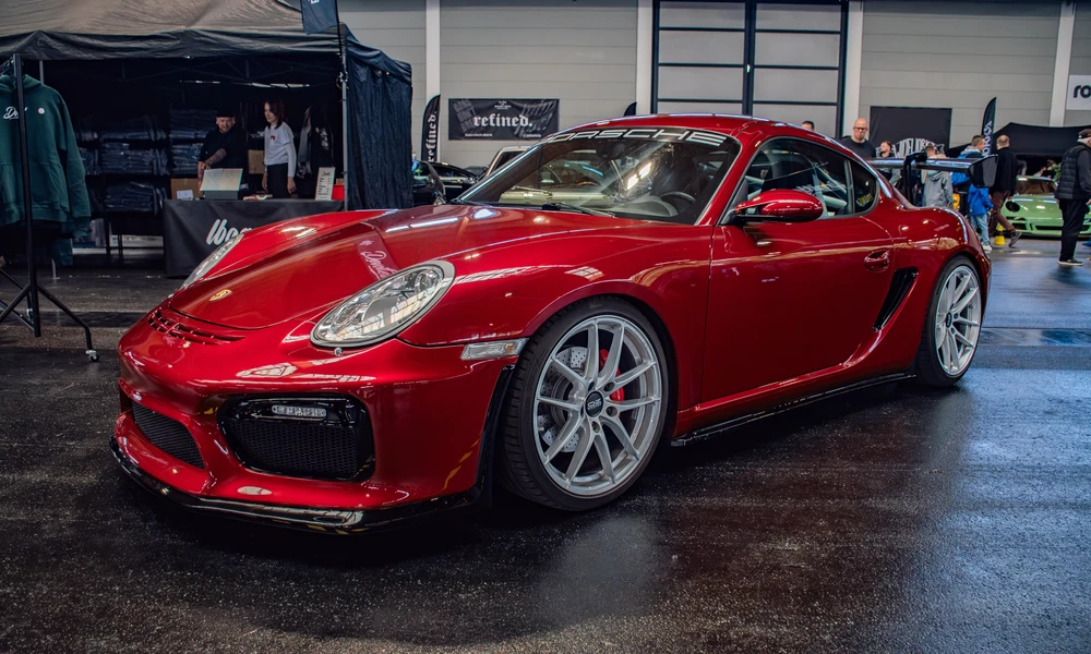 porche-red porche-red