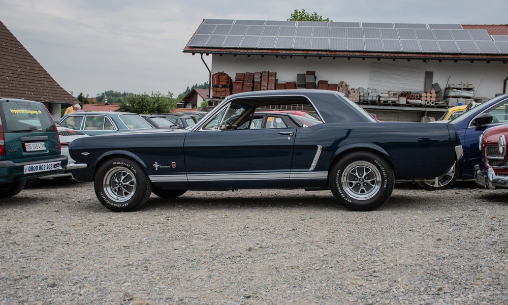 ford-mustang-seitlich