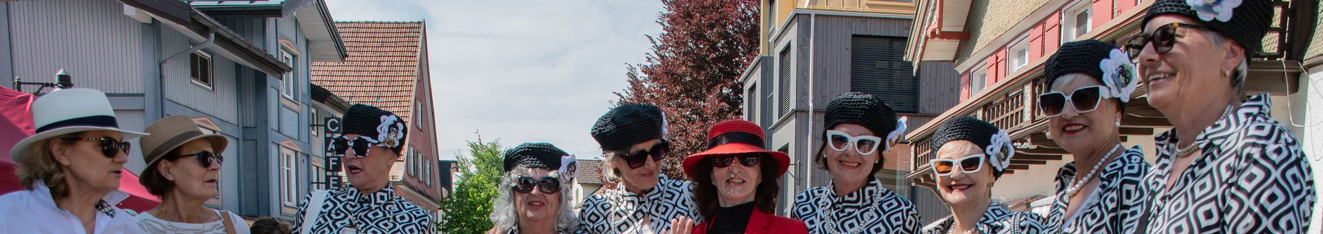 lady-group01