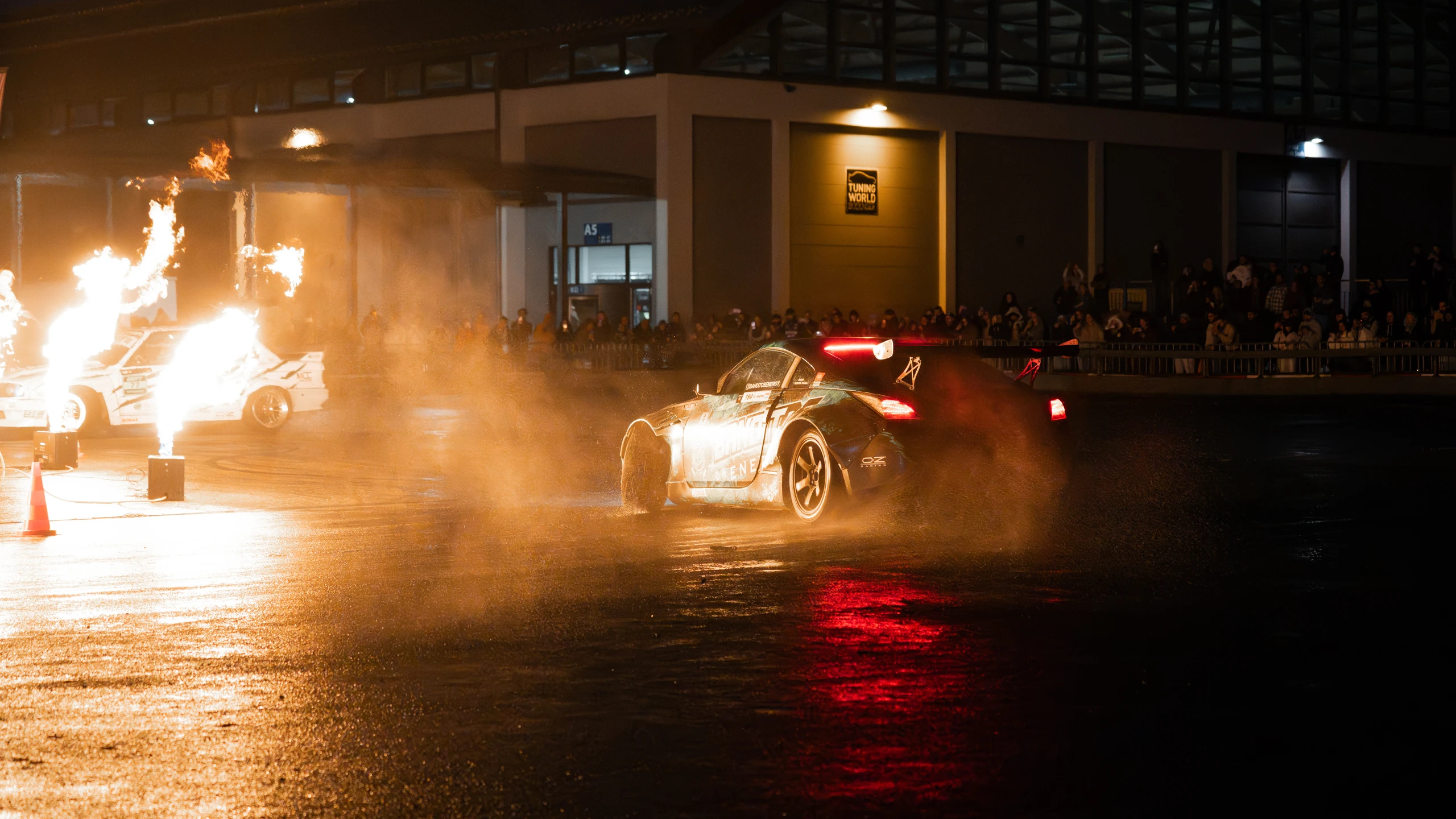 Tuning World Bodensee 2026 Porsche bei Drift & Beatz Show 2026 mit brennenden Effekten