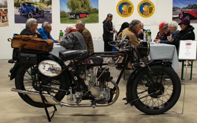 Oldtimer-Motorrad mit Transporttasche auf der Oltimer Messe St.Gallen