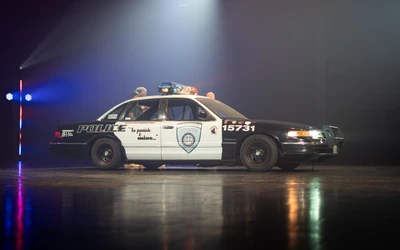 Polizeiwagen in Schwarz-Wei&szlig; mit Blaulicht auf der Tuning World Bodensee 2026