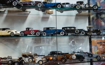 Vitrine mit Modellautos im Automuseum L&ouml;mmenschwil, Schweiz