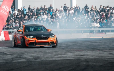 BMW M2 in Orange beim Drifting auf der Tuning World Bodensee 2026.