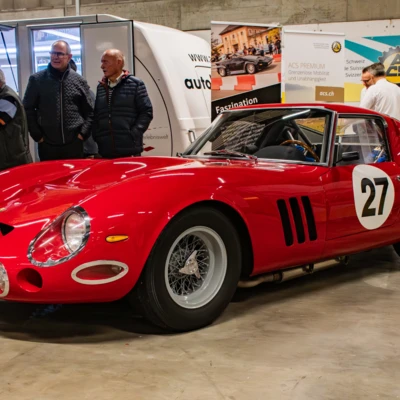 Roter Oldtimer Ferrari 275 GTB auf der 19. Oldtimer Messe St. Gallen
