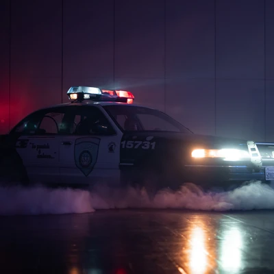 Polizeiwagen mit Blaulicht und Nebel auf der Tuning World Bodensee 2026