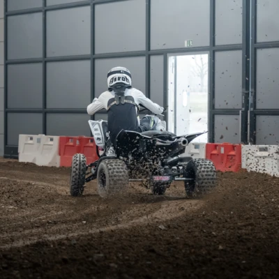 Sportliches Quad mit Fahrer auf der Motorradwelt 2026 in Friedrichshafen