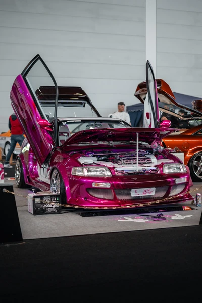 Tuning World Bodensee 2026: Purer Fahrzeugumbau in pinkem Design
