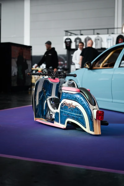 Detailansicht eines individuell gestalteten Motorrades auf der Tuning World Bodensee 2026
