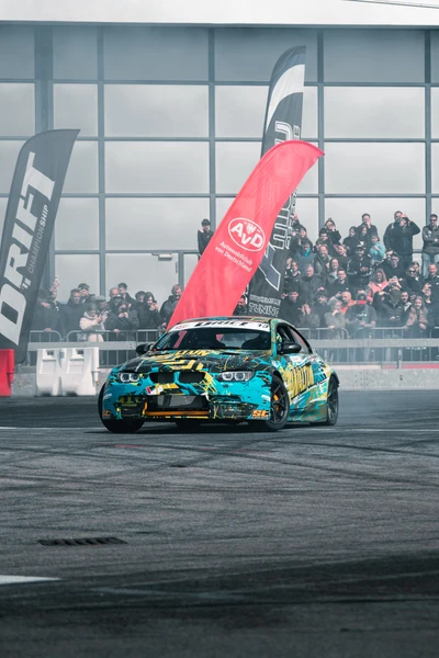 BMW M3 driftet auf der Tuning World Bodensee 2026 in Friedrichshafen