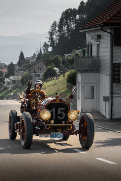 Stutz-L015