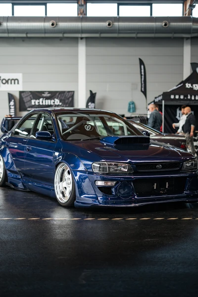 Blauer Subaru Impreza auf der Tuning World Bodensee 2026 in Friedrichshafen