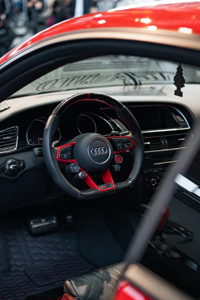 Interieur des Audi mit sportlichem Lenkrad, Tuning World Bodensee 2026