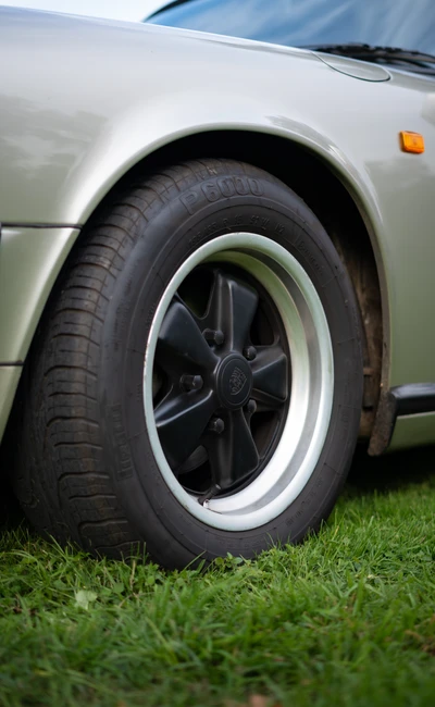Porsche-Carrera-911-G-1984-L011