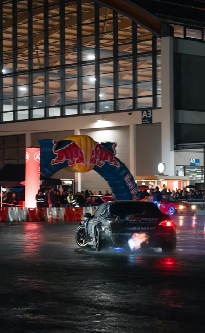 Drift-Event mit Rennwagen bei Tuning World 2026 in Friedrichshafen