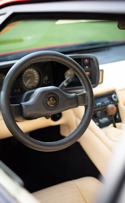 Lotus-Esprit-Turbo-HC-1987-L012