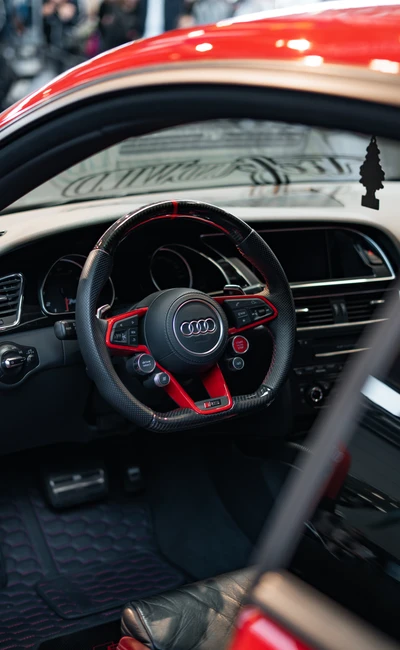 Interieur des Audi mit sportlichem Lenkrad, Tuning World Bodensee 2026