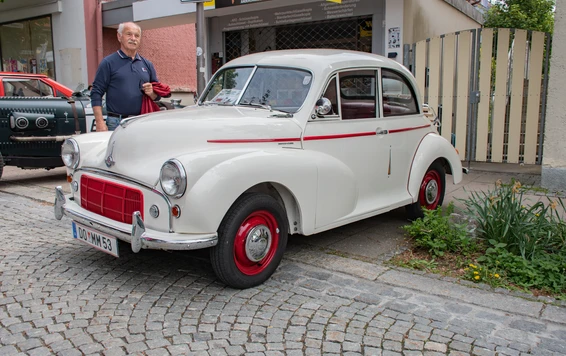 morris-minor-white