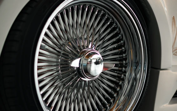 Detailaufnahme eines Designs bei der Tuning World Bodensee 2026 Stylischer Felgenrand eines Fahrzeugs auf der Tuning World Bodensee 2026