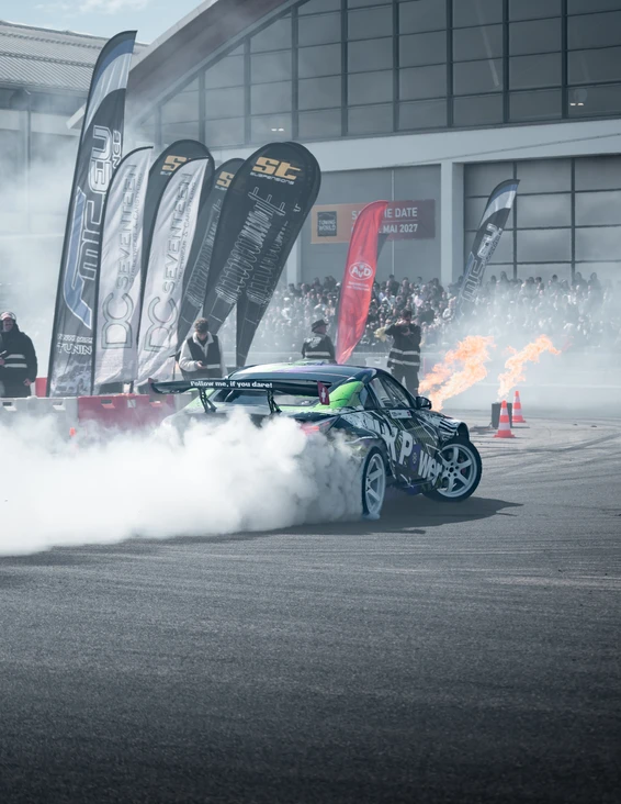 Drift-Action mit einem getunten Fahrzeug auf der Tuning World Bodensee 2026