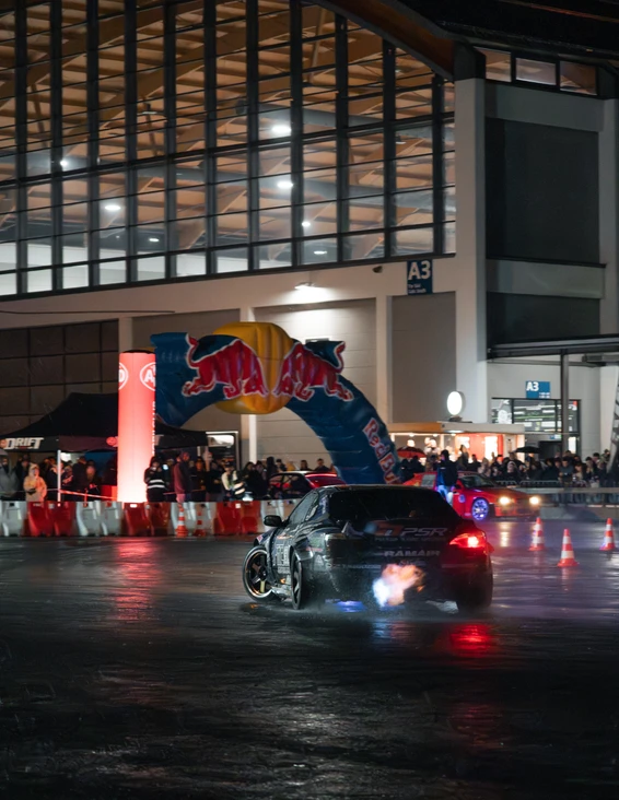 Drift & Beatz Event während der Tuning World 2026 Drift-Event mit Rennwagen bei Tuning World 2026 in Friedrichshafen