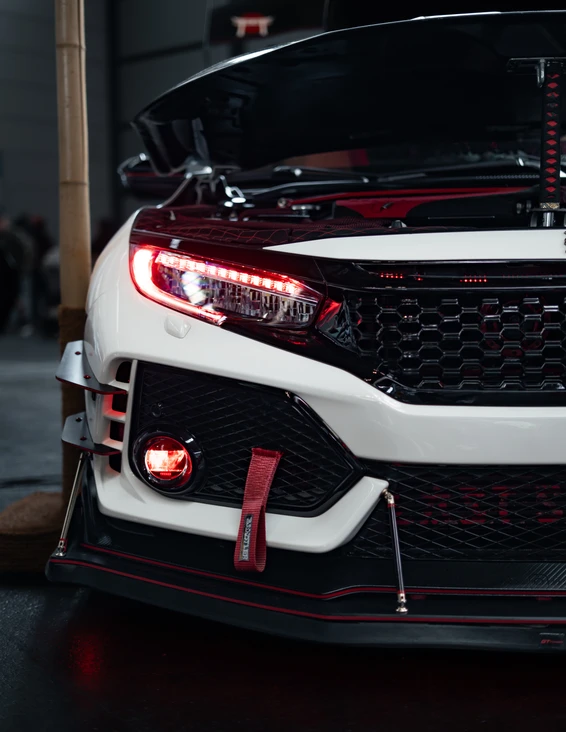 Tuning World Bodensee 2026 in Friedrichshafen Nahaufnahme eines modifizierten Honda Civic mit besonderem Frontdesign