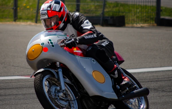Motorrad silber orange racing