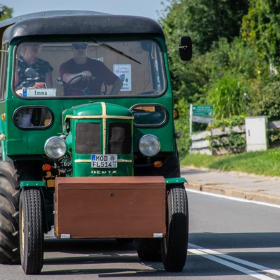 Deutz-mit-Haenger