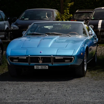 Maserati Blau Sonne