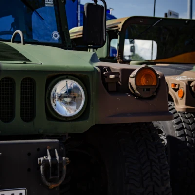 2-Hummer-Closeup-2