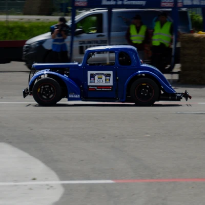 Blauer-Racer