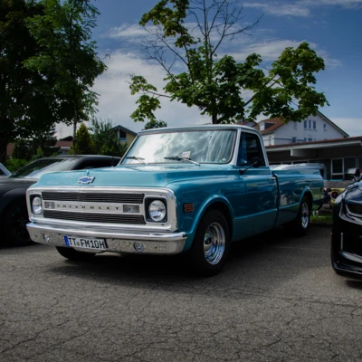 Chevrolet-Pickup-Blau