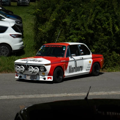 BMW-Malboro-stehend