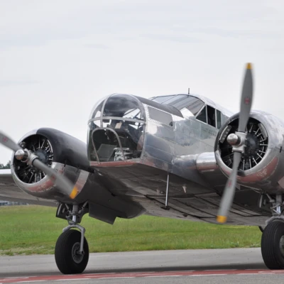 silberFlugzeugFront