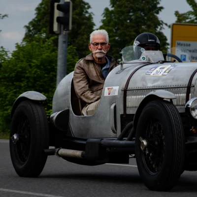 Stilvollster-Oldtimer-Fahrer